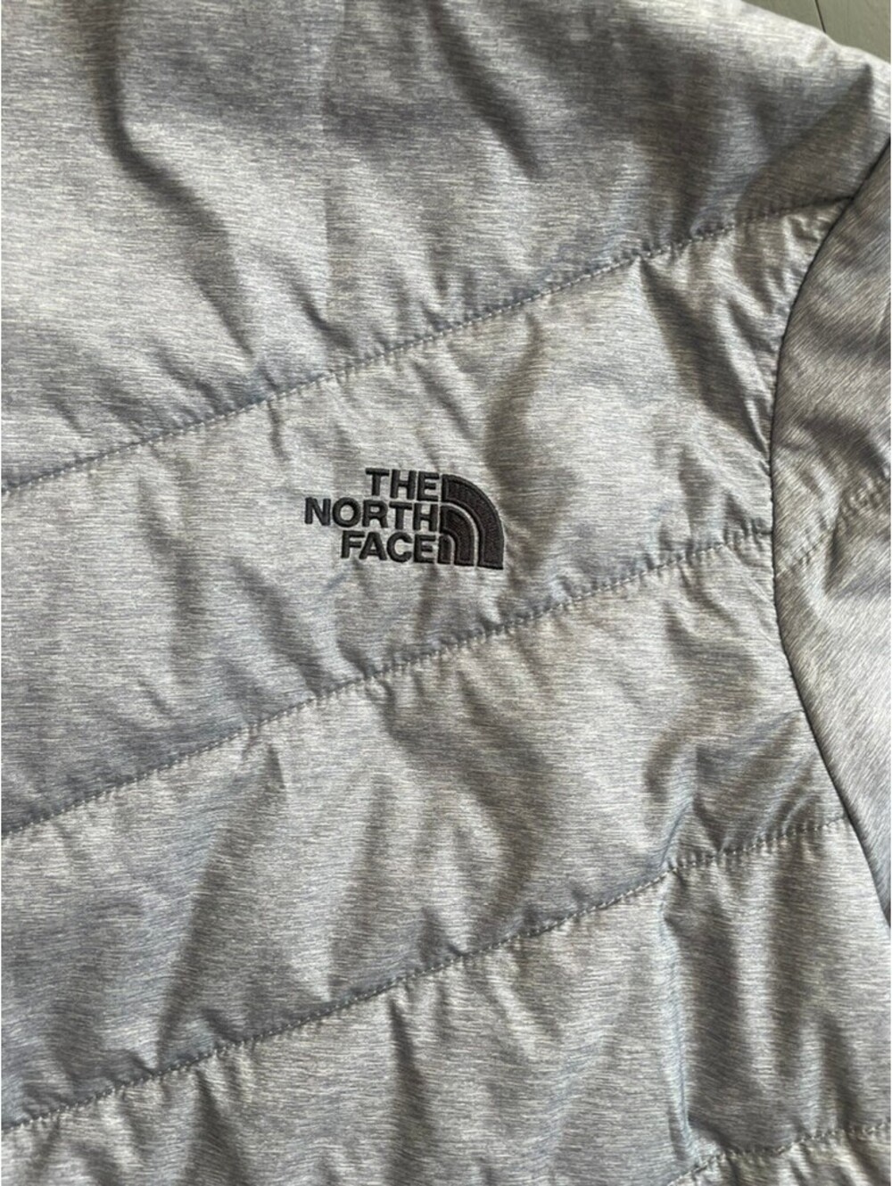 The North Face Women's Gray Quilted Puffer Jacket M - Picture 15 of 15